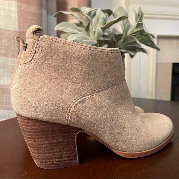 Ivanka Trump Thelma Tan Suede Ankle Boots Size 10 - Picture 2 of 16
